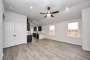 18728 Loom dr, Conroe, TX 77306 - Photo 8
