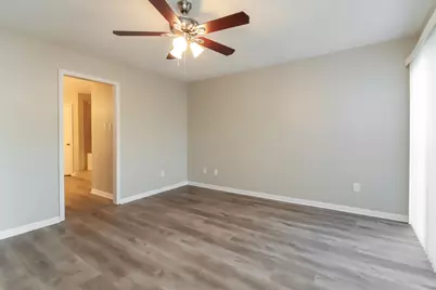 8506 Deer Meadow Drive, Houston, TX 77071 - Photo 10