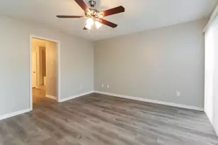 8506 Deer Meadow Dr, Houston, TX 77071 - Photo 10