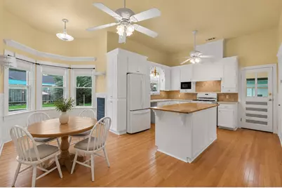 302 11th Avenue N, Texas City, TX 77590 - Photo 8