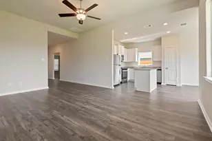 10351 Red Cardinal Dr, Cleveland, TX 77328 - Photo 4