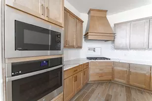 712 Woodbinde, League City, TX 77573 - Photo 4