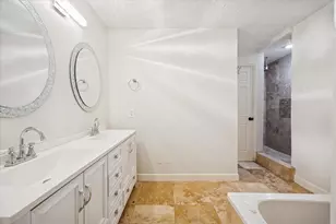 4718 Blanton Blvd, Houston, TX 77092 - Photo 16