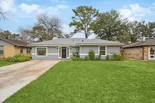 4718 Blanton Blvd, Houston, TX 77092 - Photo 2