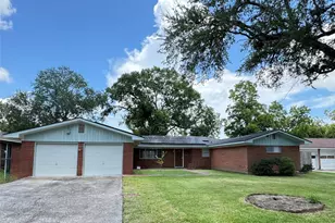 1701 Gillette St, Baytown, TX 77520 - Photo 2