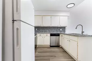 12232 Bob White Dr, Houston, TX 77035 - Photo 12