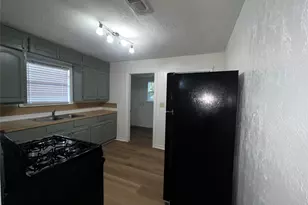 2840 Hebert St, Beaumont, TX 77705 - Photo 6