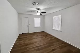 2840 Hebert St, Beaumont, TX 77705 - Photo 2