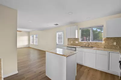4911 Silver Fox Drive, Houston, TX 77066 - Photo 12
