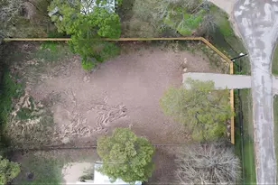 17708 Ellzey Ln, Conroe, TX 77302 - Photo 10