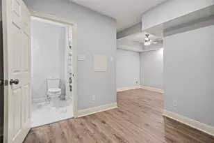 10802 Sagetrail Dr, Houston, TX 77089 - Photo 20
