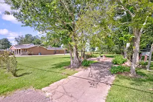 2970 S Major Dr S, Beaumont, TX 77707 - Photo 4