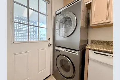 2126 Banks Street #2, Houston, TX 77098 - Photo 30