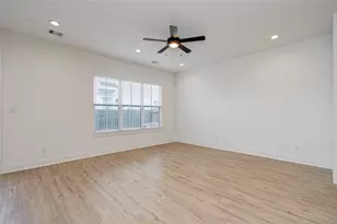 6420 Highland Pine Ln, Houston, TX 77091 - Photo 16