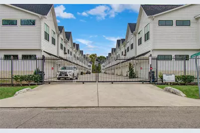 6420 Highland Pine Lane, Houston, TX 77091 - Photo 2