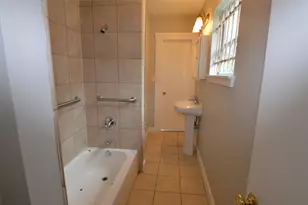2712 Holman St, Houston, TX 77004 - Photo 6