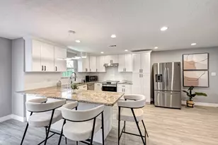 5507 Cartagena St, Houston, TX 77035 - Photo 8