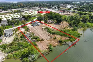 207 Riverside St, Highlands, TX 77562 - Photo 2