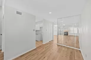 10811 Richmond Ave, Houston, TX 77042 - Photo 12