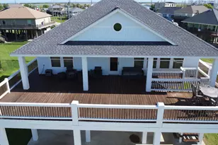 2429 Sand Bar Ln, Crystal Beach, TX 77650 - Photo 4