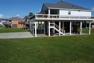 2429 Sand Bar Ln, Crystal Beach, TX 77650 - Photo 8