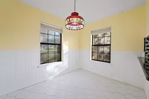 210 E Waring St, Dayton, TX 77535 - Photo 10