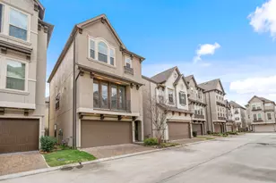1510 Brayson Oaks Pl, Houston, TX 77043 - Photo 2