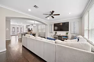 1510 Brayson Oaks Pl, Houston, TX 77043 - Photo 8