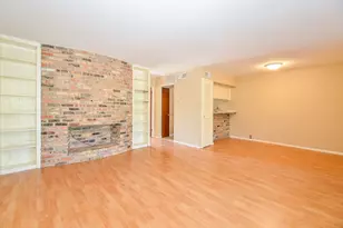 2201 Fountain View Dr W, Houston, TX 77057 - Photo 10