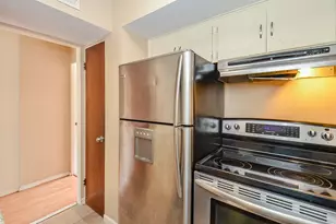 2201 Fountain View Dr W, Houston, TX 77057 - Photo 14