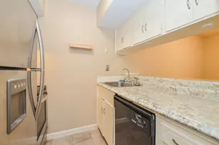 2201 Fountain View Dr W, Houston, TX 77057 - Photo 6