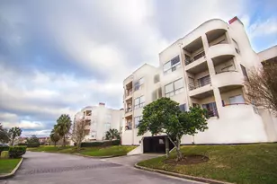 1306 Marina Bay Dr, Clear Lake Shores, TX 77565 - Photo 1