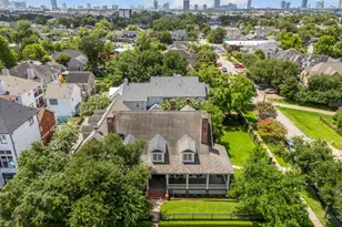 408 E 7th St, Houston, TX 77007 - Photo 2