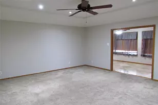 2705 15th Street St, Port Neches, TX 77651 - Photo 4