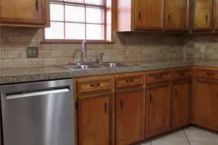 2705 15th Street St, Port Neches, TX 77651 - Photo 6