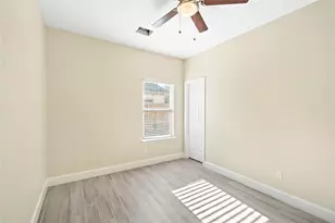 5618 Ridgeway Dr, Houston, TX 77033 - Photo 12