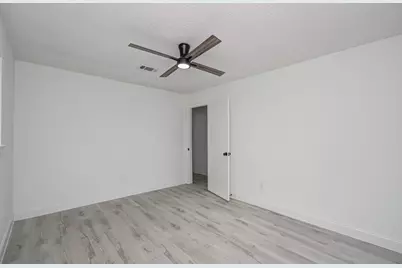 114 Swiss Lane, Clute, TX 77531 - Photo 18