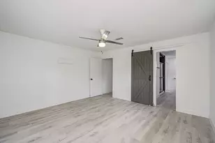 114 Swiss Ln, Clute, TX 77531 - Photo 10