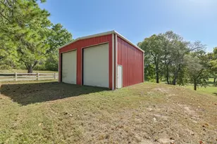 610 Oak Creek Ct, Sealy, TX 77474 - Photo 10