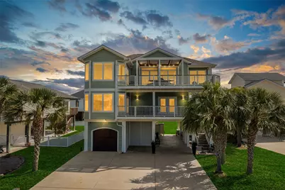 13951 Pirates Beach Boulevard, Galveston, TX 77554 - Photo 1