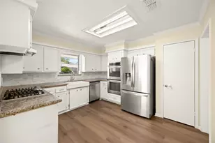 9010 Tavistock Dr, Houston, TX 77031 - Photo 6