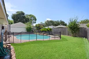 9010 Tavistock Dr, Houston, TX 77031 - Photo 2