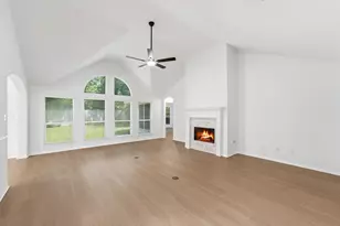 283 Fairwind Trail Dr, Conroe, TX 77385 - Photo 2