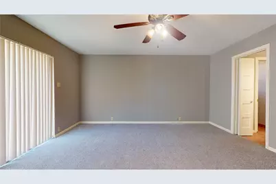 12618 Misty Valley Drive, Houston, TX 77066 - Photo 32