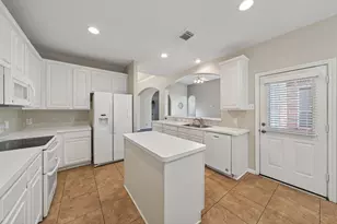 727 N Elder Grove Dr, Pearland, TX 77584 - Photo 10