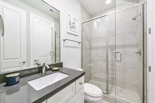 1040 W 26th St, Houston, TX 77008 - Photo 12