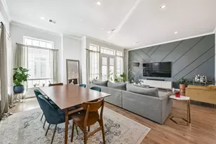 1040 W 26th St, Houston, TX 77008 - Photo 2