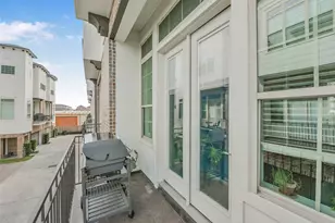 1040 W 26th St, Houston, TX 77008 - Photo 26