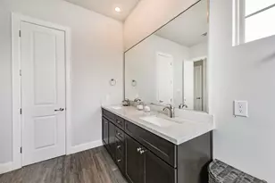 1040 W 26th St, Houston, TX 77008 - Photo 32