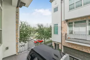 1040 W 26th St, Houston, TX 77008 - Photo 28